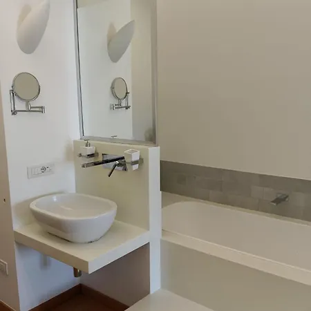 White Stylish 4 펜션 비코에쿠엔세